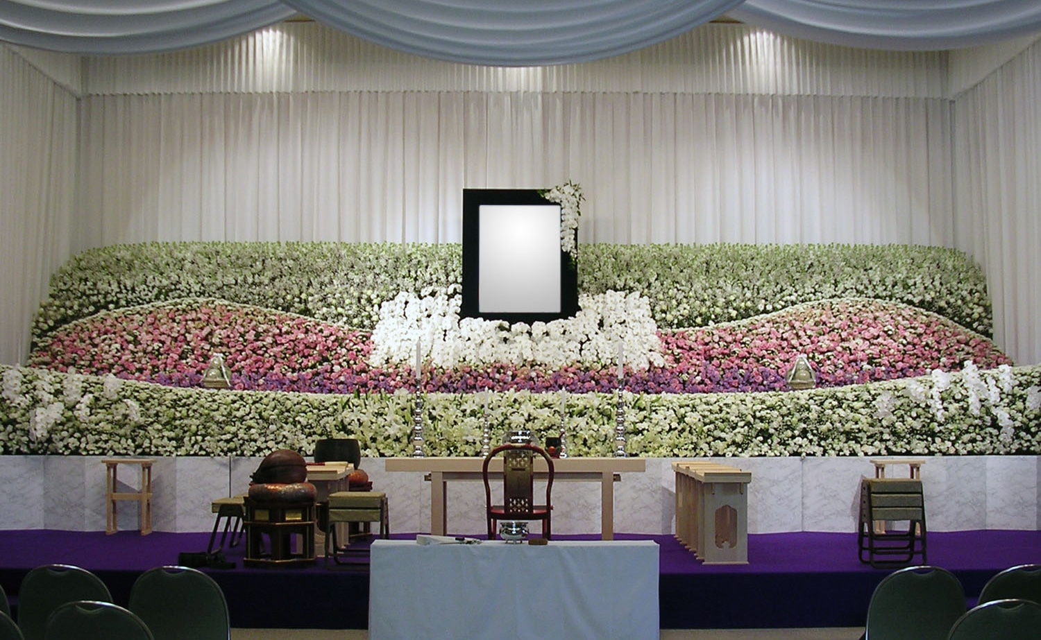 一般的な花祭壇サンプル